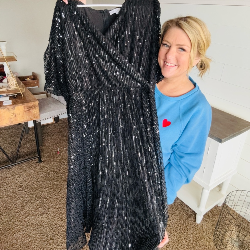 Ivy City Goldie Sequined in Black